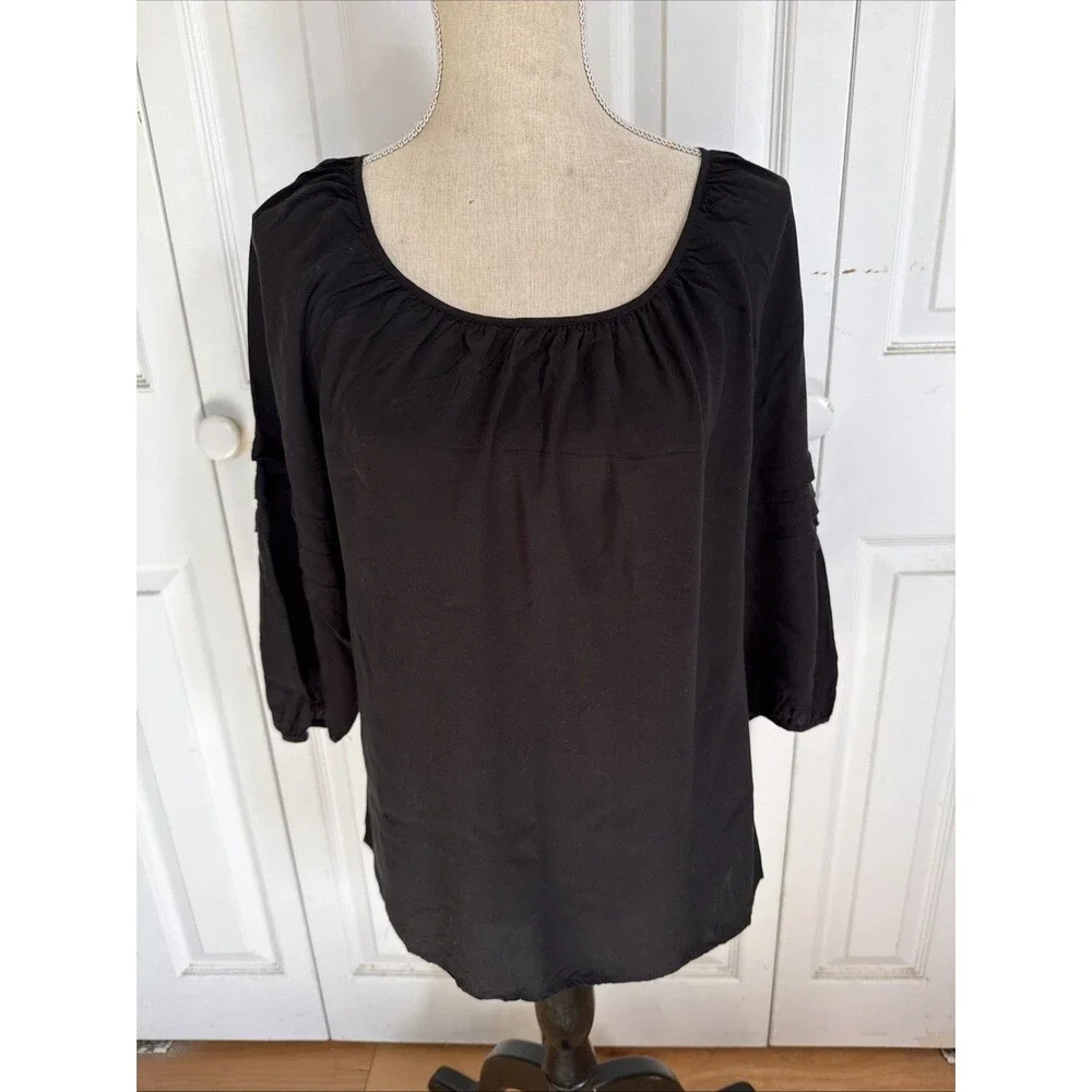 BLACK BASIC Ann Taylor LOFT Black Rayon Blouse Women’s Size S Slight Puff Sleeve